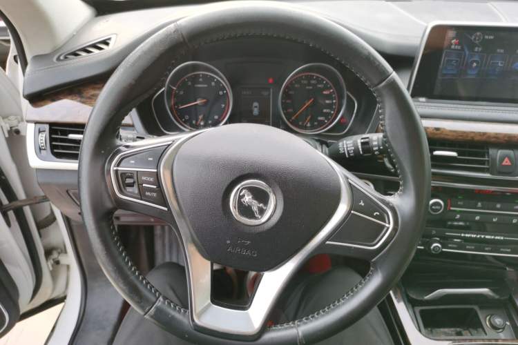 Used Hanteng X7 2016 1.5T Manual Luxury Edition