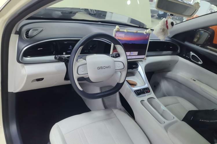 Used Geely Galaxy Geome 2025 310km Dream Edition Center Console