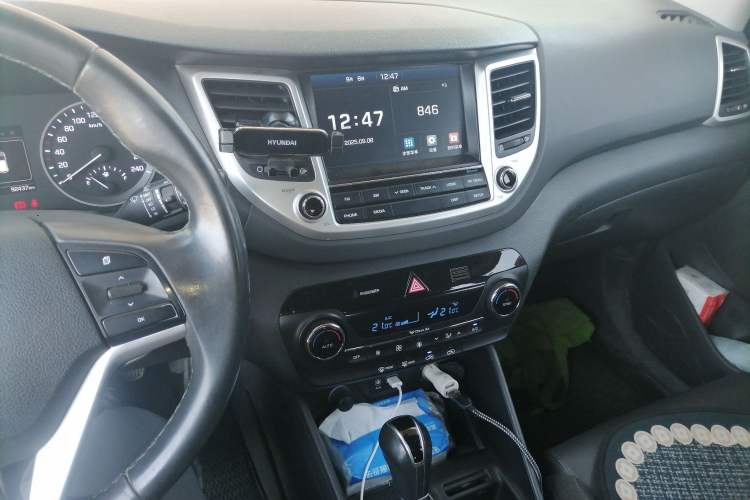 Used Hyundai Tucson 2018 1.6T Dual-Clutch Two-Wheel Drive 15th Anniversary Special Edition