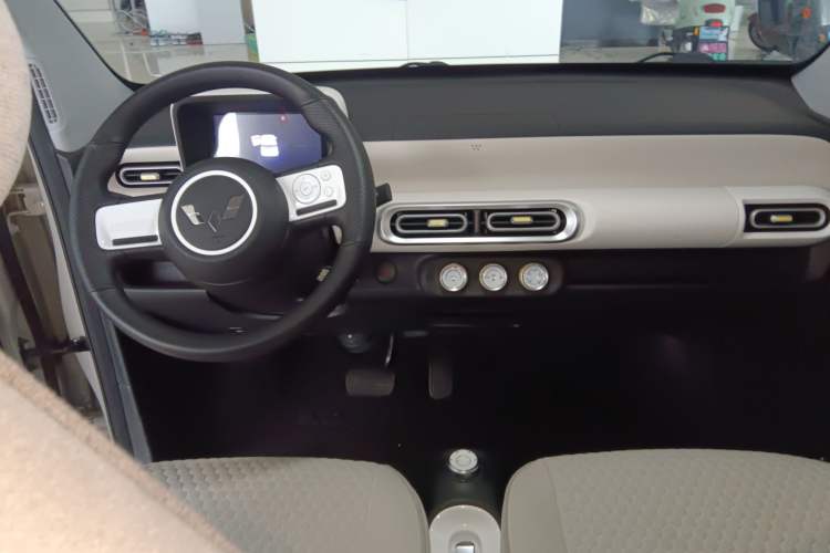 Used Wuling Hongguang MINIEV 2024 3rd Generation 215km Youth Edition
