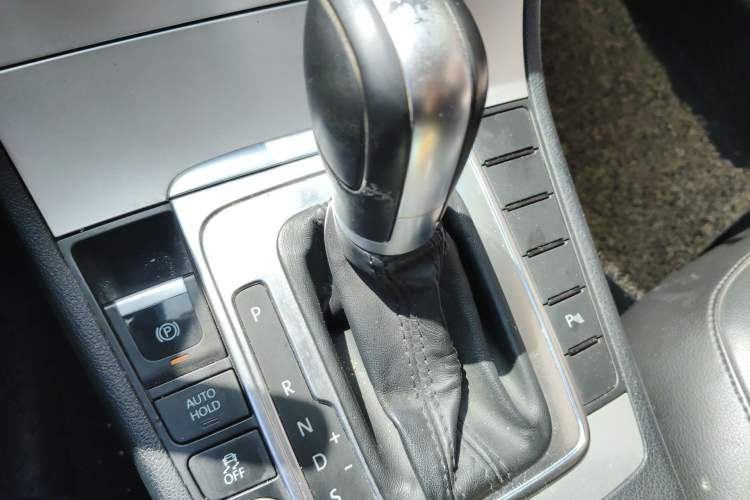 Used Volkswagen Magotan 2015 1.8TSI Luxury Model Gear Lever