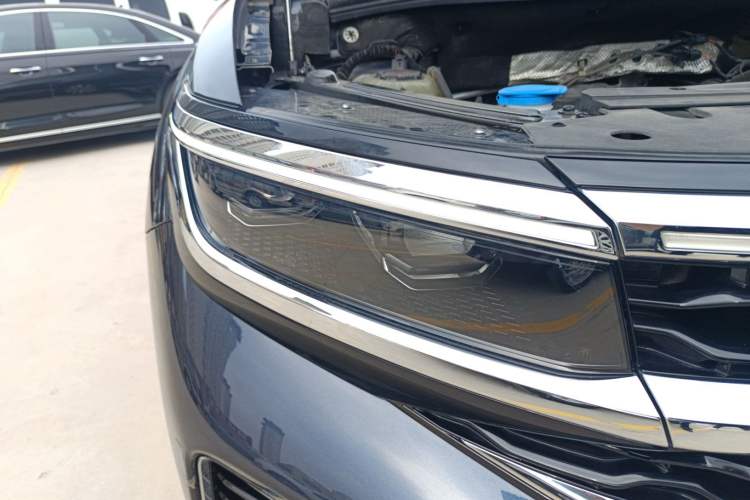 Used Volkswagen Talagon 2021 330TSI Two-Wheel-Drive Luxury Edition – Scenic Version Right Front Headlight