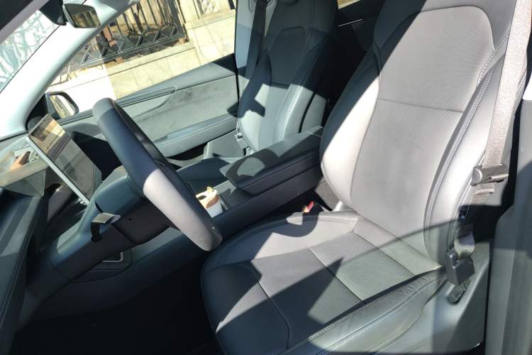 Used Tesla Model Y 2025 Long-Range All-Wheel Drive First Edition
