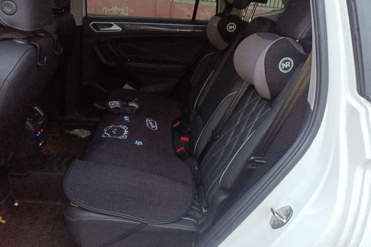 Used Volkswagen Tiguan L 2023 Restyled 330TSI Automatic Two-Wheel Drive R-Line Enhanced Comfort Version Left Rear Seat