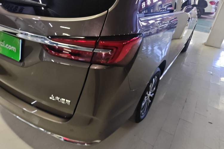 Used Buick GL8 2023 Land Executive Class 652T Luxury Model
