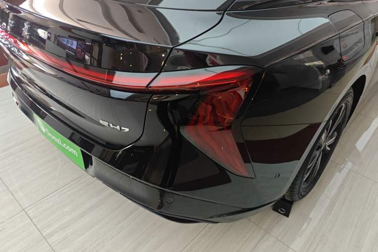 Used Hongqi EH7 2025 690 Smart Selection Edition