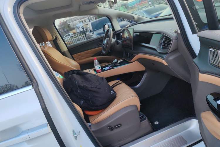 Used Denza D9 2022 DM-i 970 Four-Wheel Drive Flagship Model