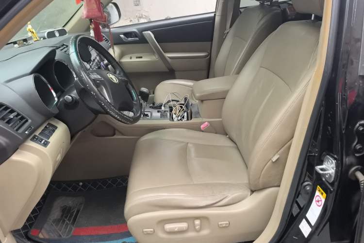 Used Toyota Highlander 2009 2.7L Two-Wheel Drive 7-Seater Luxury Edition
