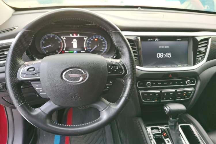 Used GAC Trumpchi GS7 2017 280T Two-Wheel Drive Luxury Model Center Console