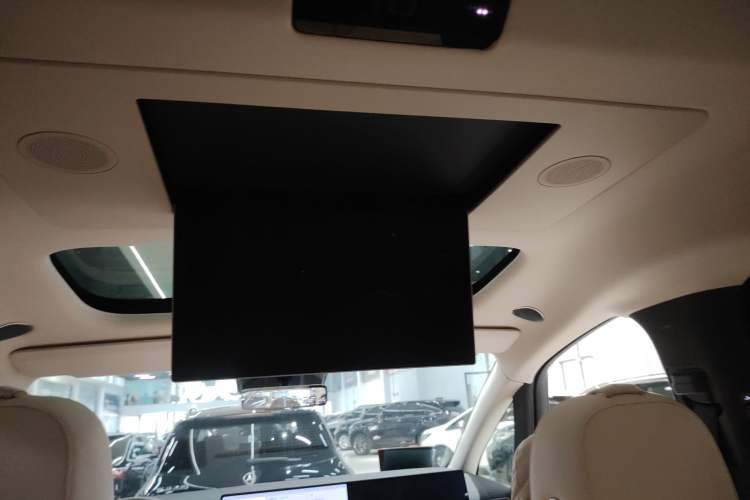 Used Li Auto MEGA 2024 Ultra Model
