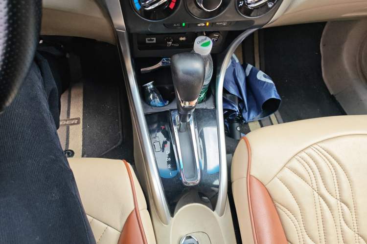 Used Honda Crider 2015 1.8L automatic luxury edition
