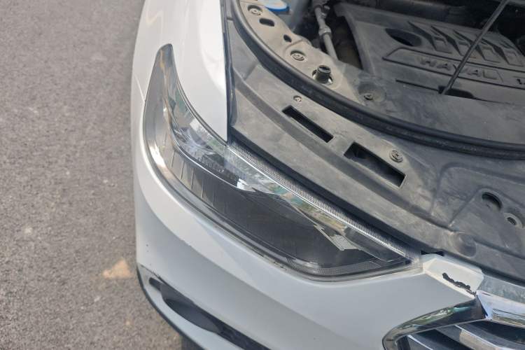 Used Haval H6 2019 Sport Edition 1.5T Automatic Two-Wheel Drive Elite Model China VI Right Front Headlight