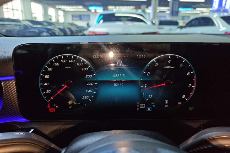 Used Mercedes-Benz A-Class 2021 A 200 L Sport Sedan Fashion Model
