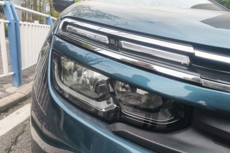 Used Citroen C5 AIRCROSS 2017 380THP Luxury Model Right Front Headlight