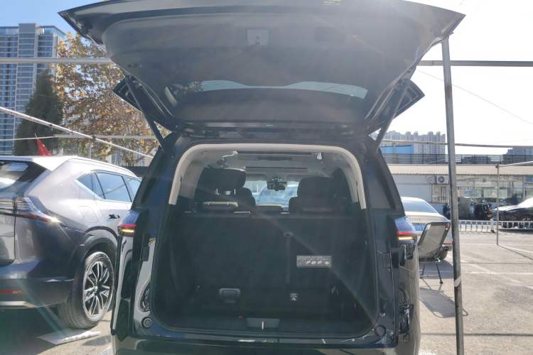 Used GAC Trumpchi Trumpchi E8 2024 Honor Series 2.0L Honor Edition
