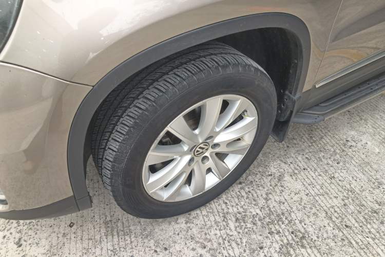 Used Volkswagen Tiguan 2016 300TSI Automatic Two-Wheel Drive Luxury Edition Left Front Wheel Hub