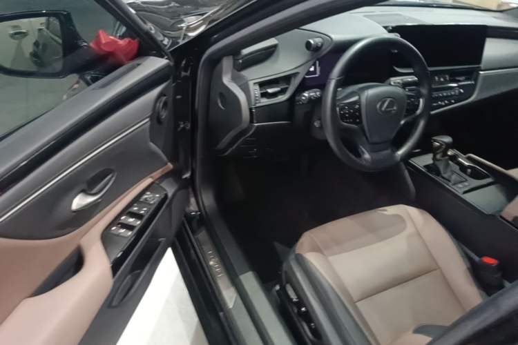 Used Lexus ES 2022 200 Excellence Edition