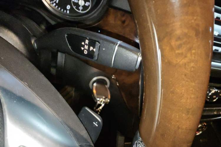 Used Mercedes-Benz M-Class 2012 ML 350 Luxury Edition
