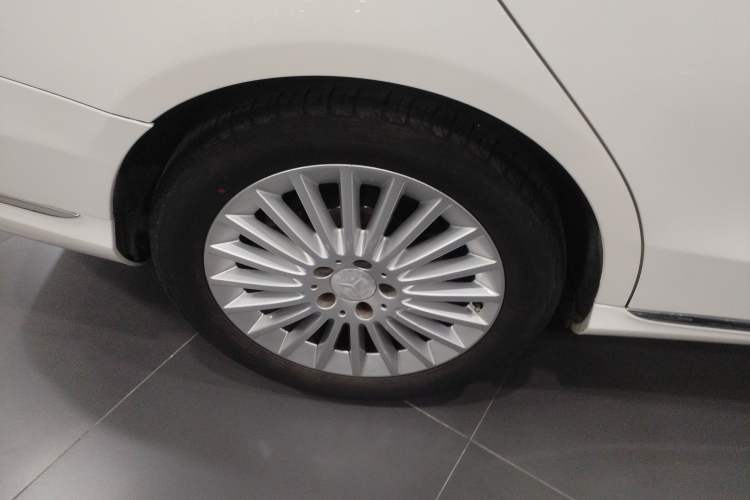 Used Mercedes-Benz C-Class 2015 Facelift C 180 L