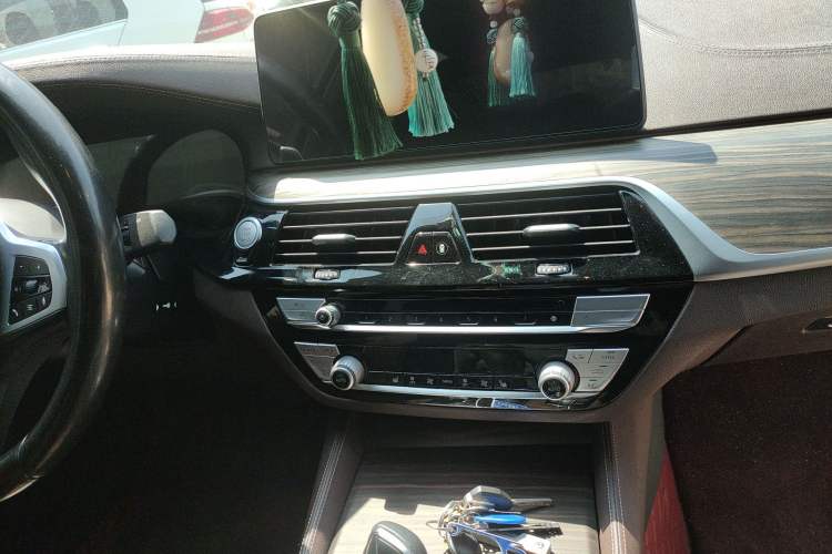 Used BMW 5 Series 2022 Restyled 530Li Leading Edition M Sport Package
