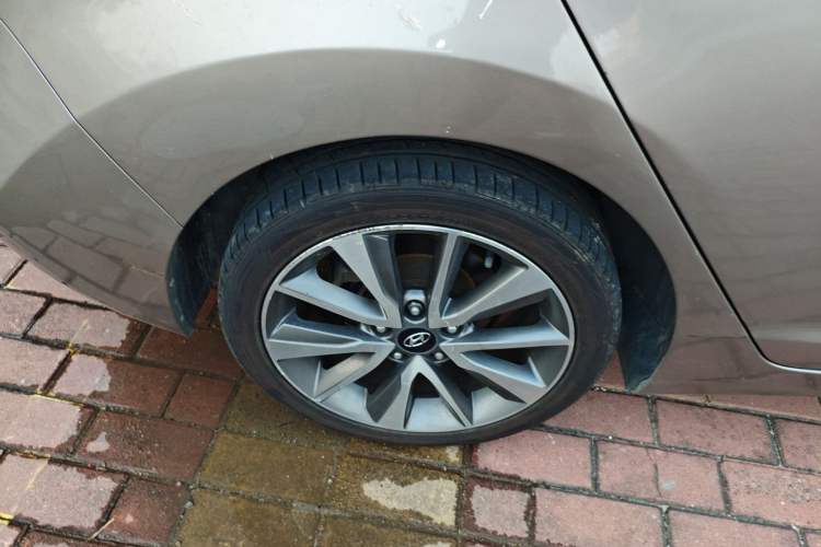 Used Hyundai Elantra (5th Generation / Langdong) 2015 1.6L Automatic Leading Model Right Rear Wheel Hub