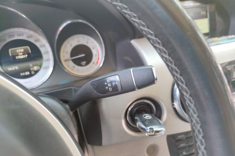 Used Mercedes-Benz GLK-Class 2013 GLK 300 4MATIC Dynamic Sunroof Model