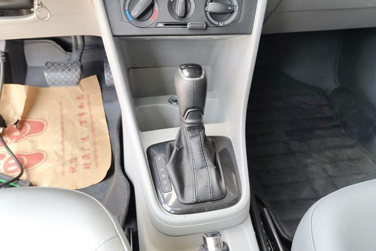Used Skoda Rapid 2013 1.6L Automatic Smart Selection Model
