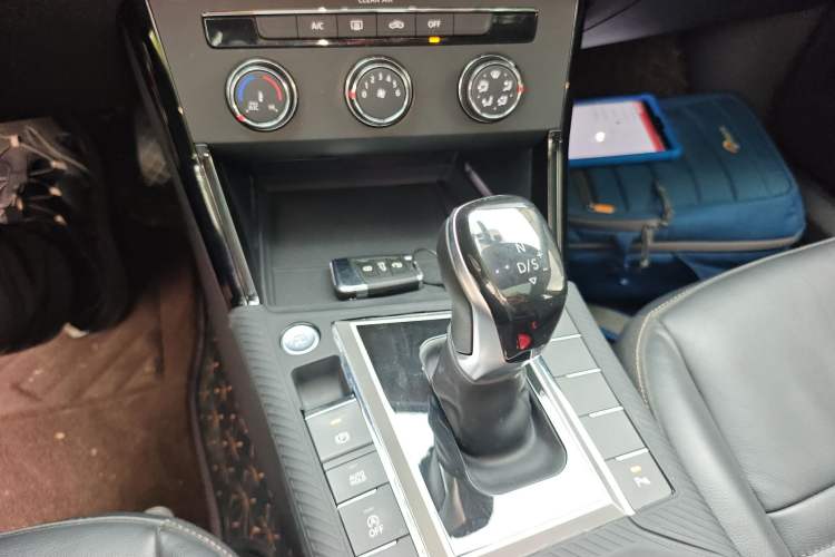 Used Volkswagen Passat 2021 330TSI Elite Edition Gear Lever