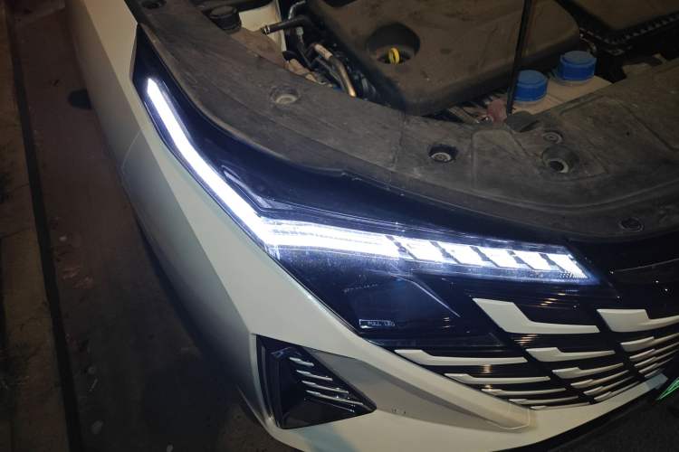 Used CHANGAN UNI-Z New Energy 2024 Blue Whale Smart Electric iDD 125km Beyond Edition
