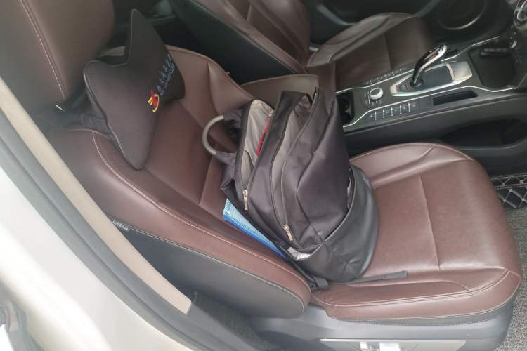 Used Wey VV6 2020 2.0T Two-Wheel Drive Smart Protection+
