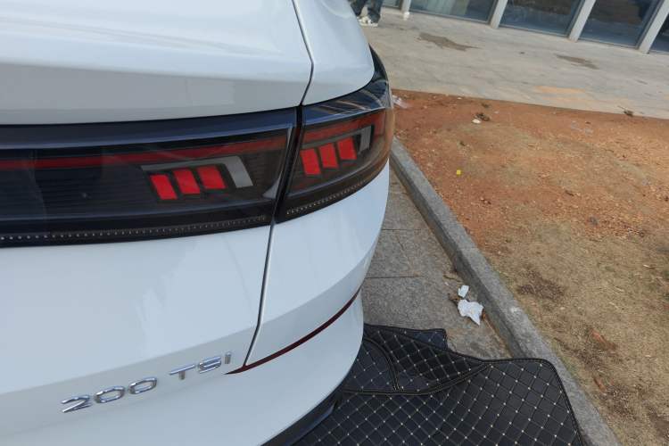 Used Volkswagen Lamando 2024 Lingdu L 200TSI DSG Trendy & Spicy Edition
