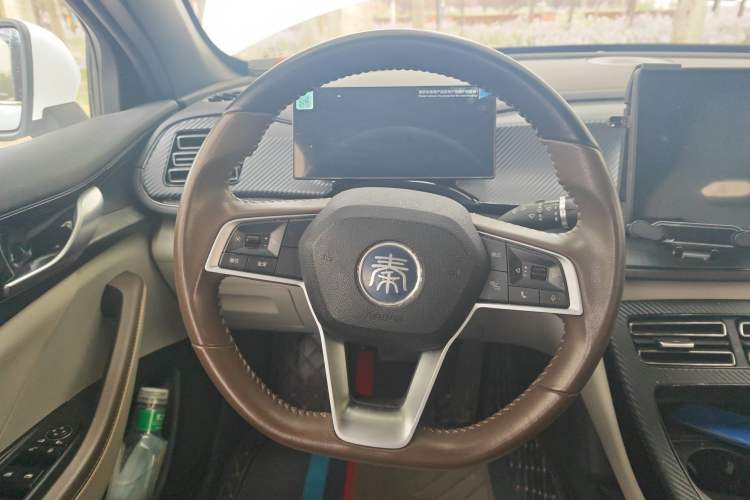 Used BYD Qin PLUS 2024 HONOR Edition DM-i 55KM Leading Model Steering Wheel