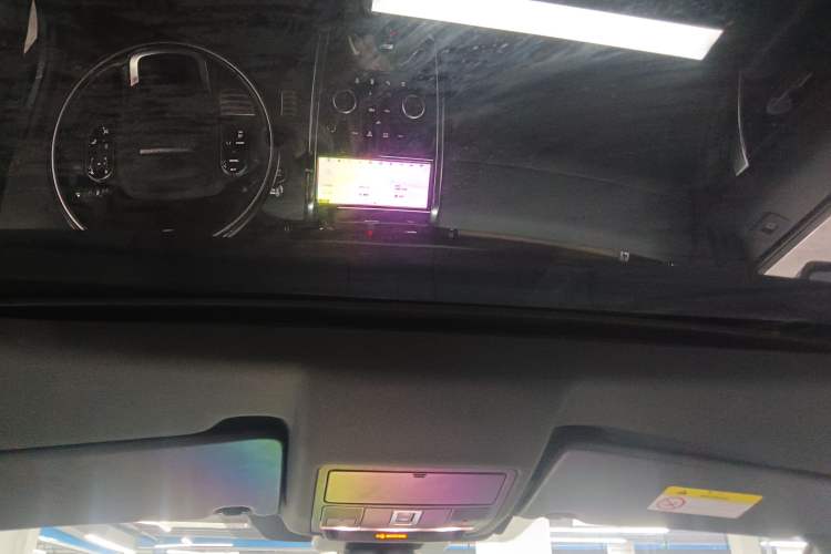 Used Land Rover Discovery Sport 2020 249 PS R-Dynamic Performance Edition Headliner