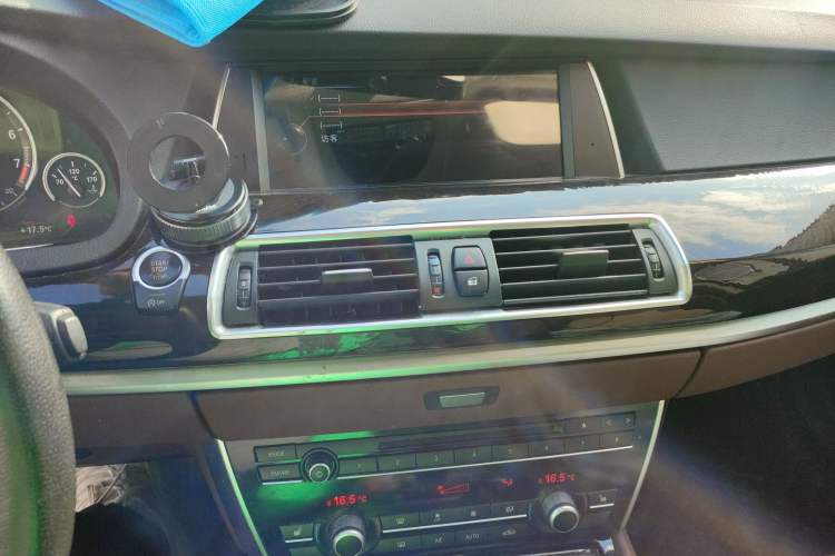 Used BMW 5 Series GT 2015 528i Leading Model Audio And AC Panel