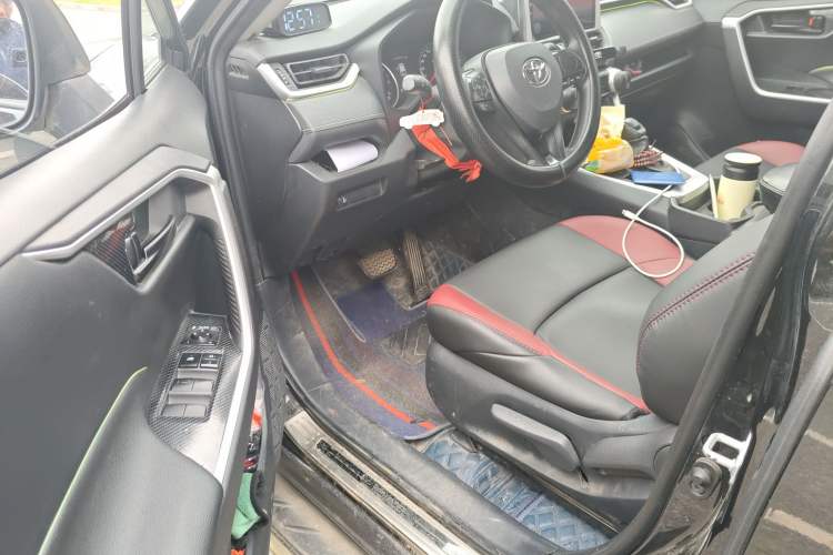 Used Toyota Wildlander 2022 Updated Version 2.0L CVT Two-Wheel Drive Leading Edition
