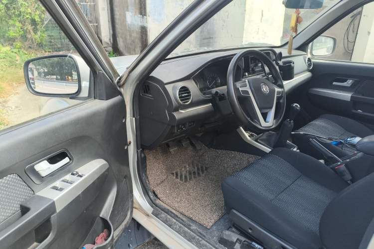 Used Dongfeng Ruichi 2019 2.4L Gasoline China VI Standard Two-Wheel-Drive Long Cargo Bed 2TZD Driver Seat