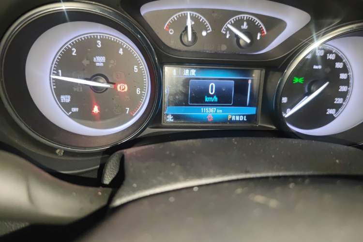 Used Buick Envision 2020 28T Four-Wheel Drive Elite Version Odometer Close Up