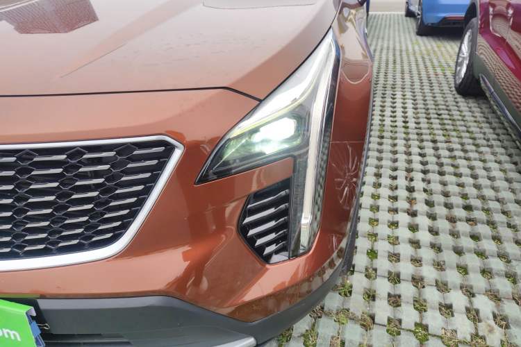 Used Cadillac XT4 2018 28T Two-Wheel Drive Leading Version
