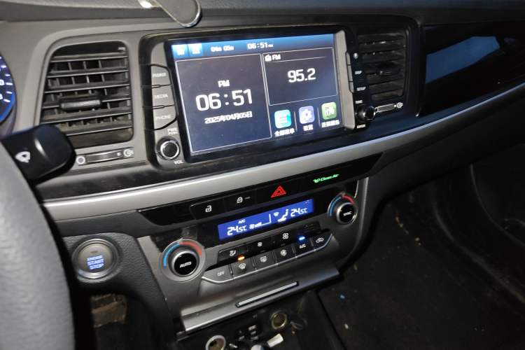 Used Hyundai Mistra 2017 1.8L Automatic Smart GLS China V Standard Audio And AC Panel