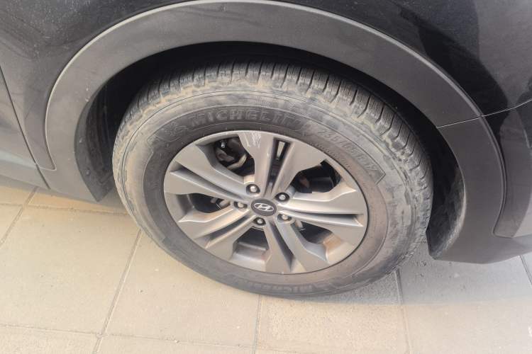 Used Hyundai Santa Fe 2015 2.0T Automatic All-Wheel Drive Smart Version 5 Seats
