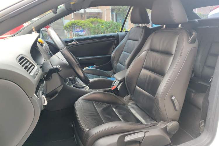 Used Volkswagen Golf 2012 1.4TSI Luxury Convertible Edition Left Front Seat