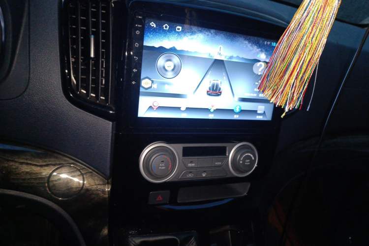 Used FORTHING Lingzhi PLUS 2024 1.5T Manual Luxury 9-Seater
