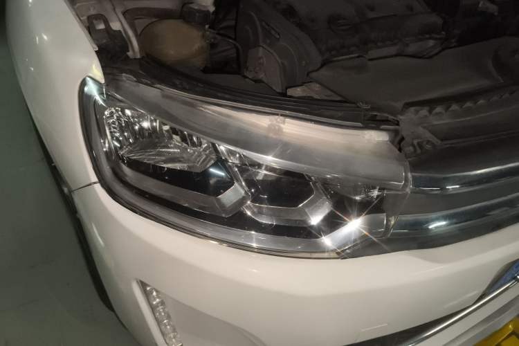 Used Citroen C3-XR 2015 1.6L Automatic Pioneer Model Right Front Headlight