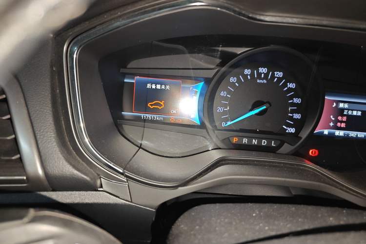 Used Ford Mondeo New Energy 2018 2.0 PHEV Smart-Controlled Fashion Edition China VI Standard Odometer Close Up