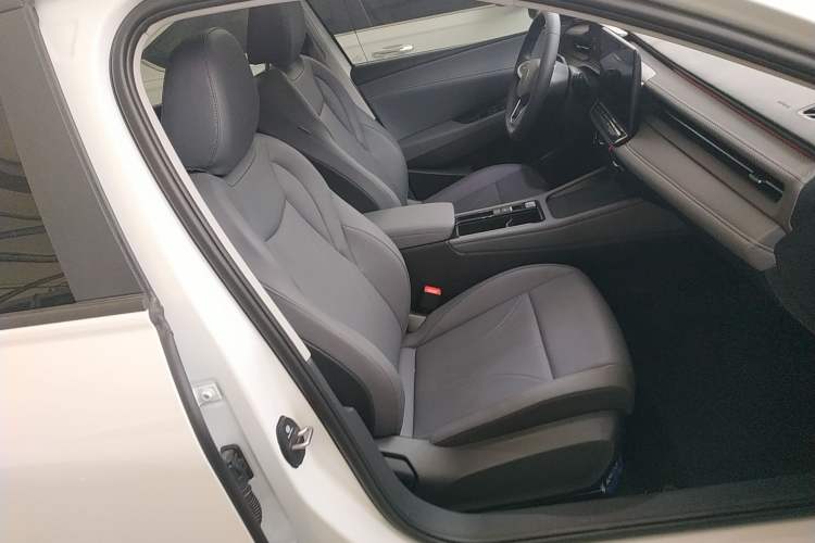 Used Volkswagen Lavida 2026 Pro 1.5L Starry Six Million Edition Right Front Seat