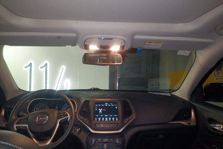 Used Jeep Cherokee 2016 2.4L Professional Smart Version