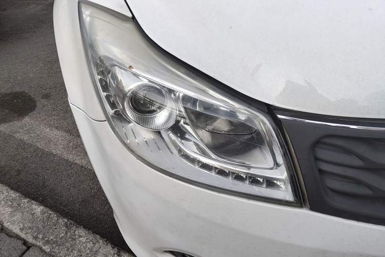 Used Haima S7 2015 2.0L Automatic ZhiShang Version Right Front Headlight