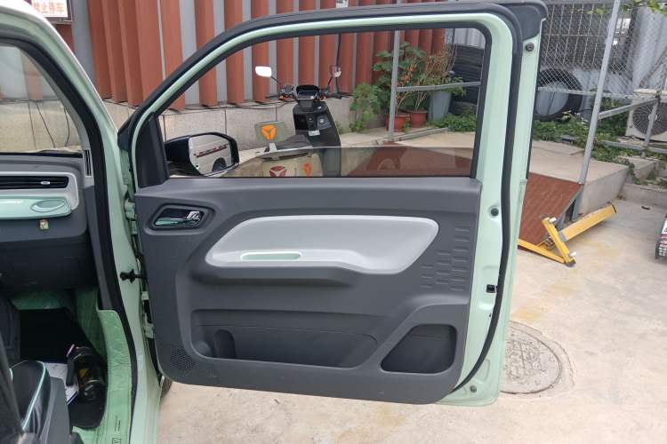 Used Wuling Hongguang MINIEV 2021 Macaron Premium Model – Lithium Iron Phosphate