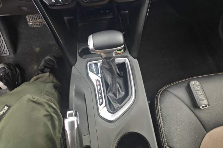 Used GAC Trumpchi GS4 2015 200T G-DCT Elite Edition Gear Lever