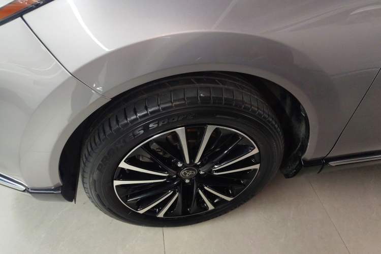 Used Toyota Venza 2023 2.0L CVT Two-Wheel Drive Prestige Version